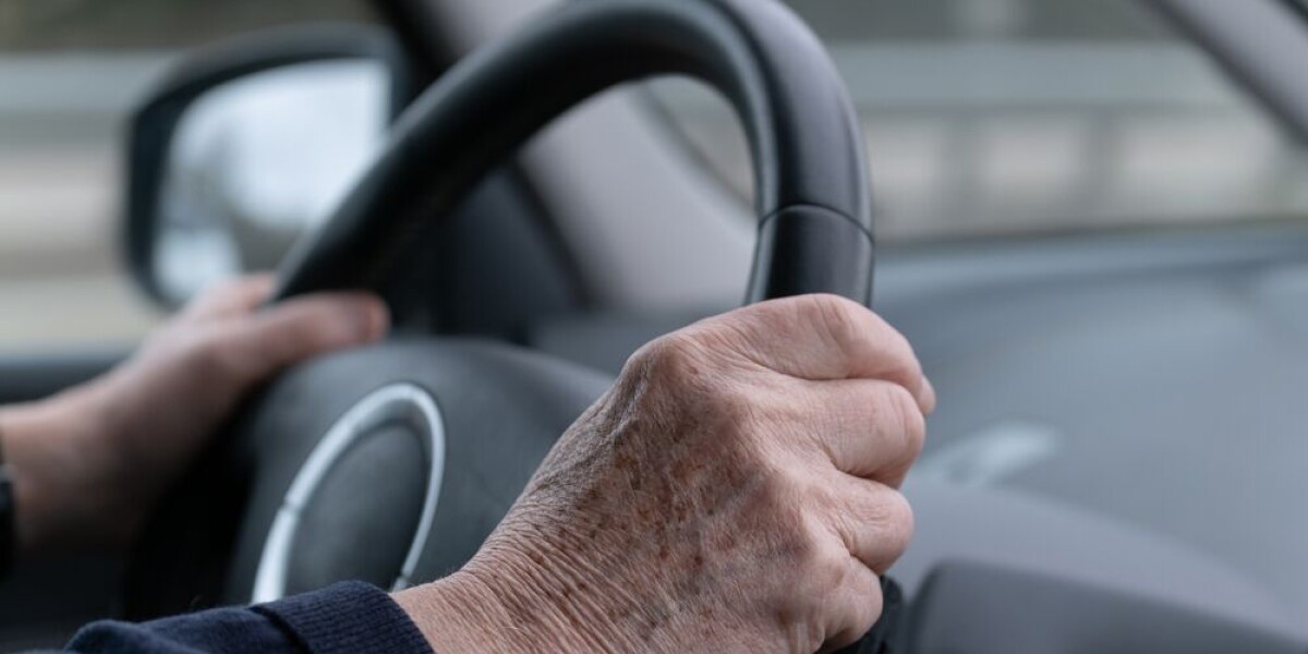 What is the process for ordering a replacement vehicle registration in france?