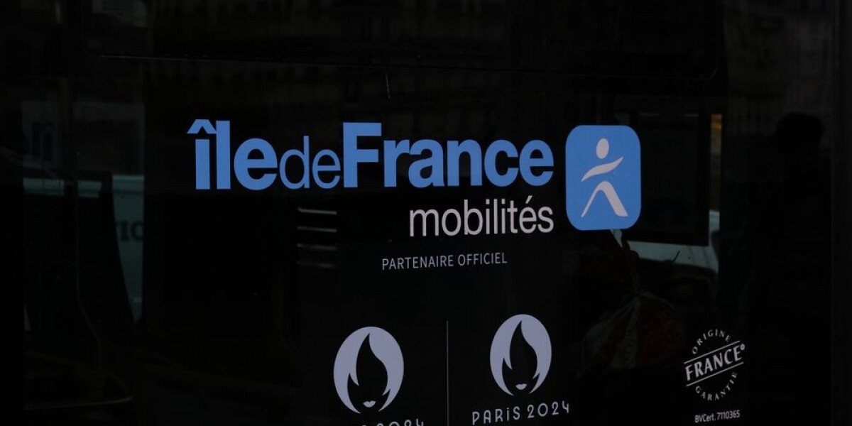 Olympic qr codes begin: what paris residents and visitors need to know
