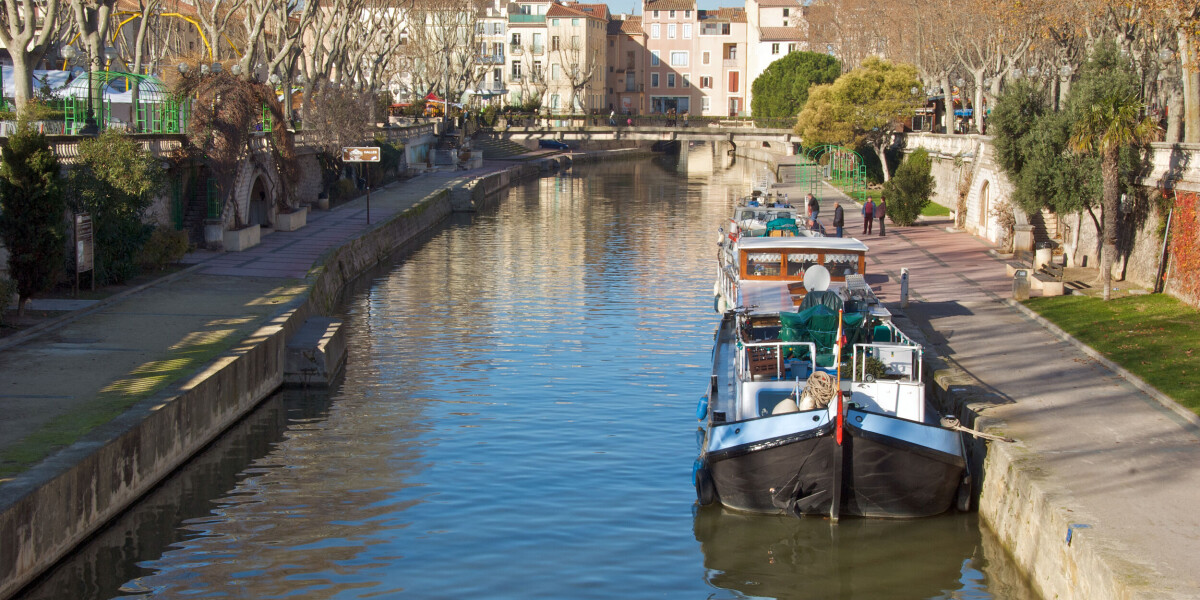 🚤 dreaming of a french adventure? Here's how to travel france by boat without becoming a resident! 🇫🇷⚓️