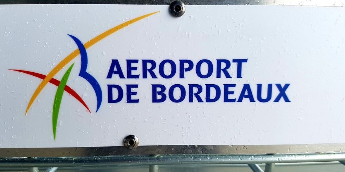 Second runway at bordeaux airport likely to be renovated not closed