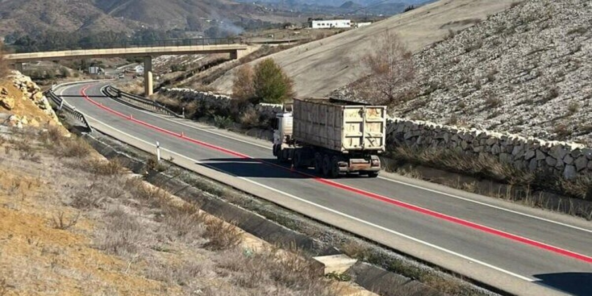 What the new red lines on these french motorways mean
