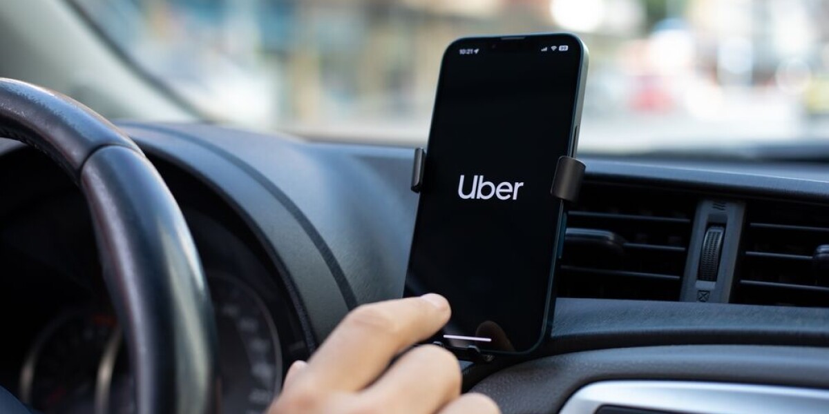 Uber drivers disrupt traffic in several areas of France, more action expected