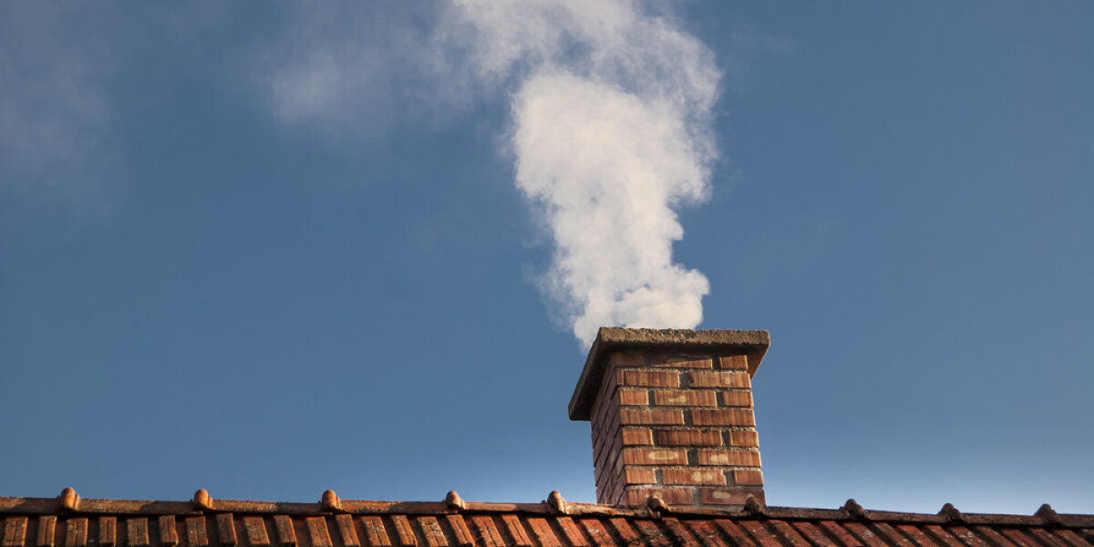 Neighbour’s chimney blows smoke into our french home: what can we do?