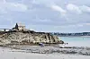 Saint-jacut-de-la-mer,,France,-,August,2014:,House,On,Cliff,Next,To