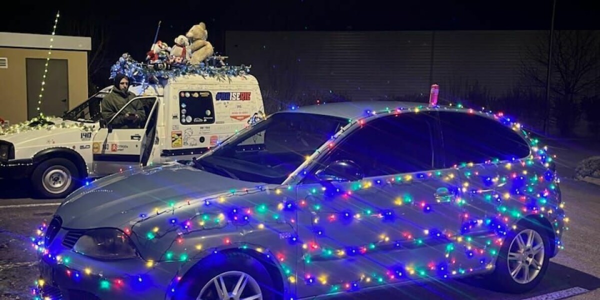 Photo: french police stop driver over car covered in christmas lights