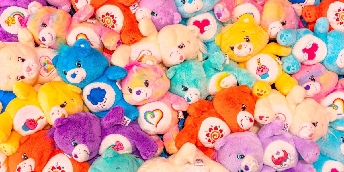 Learning french: when and why would we describe someone as un bisounours?