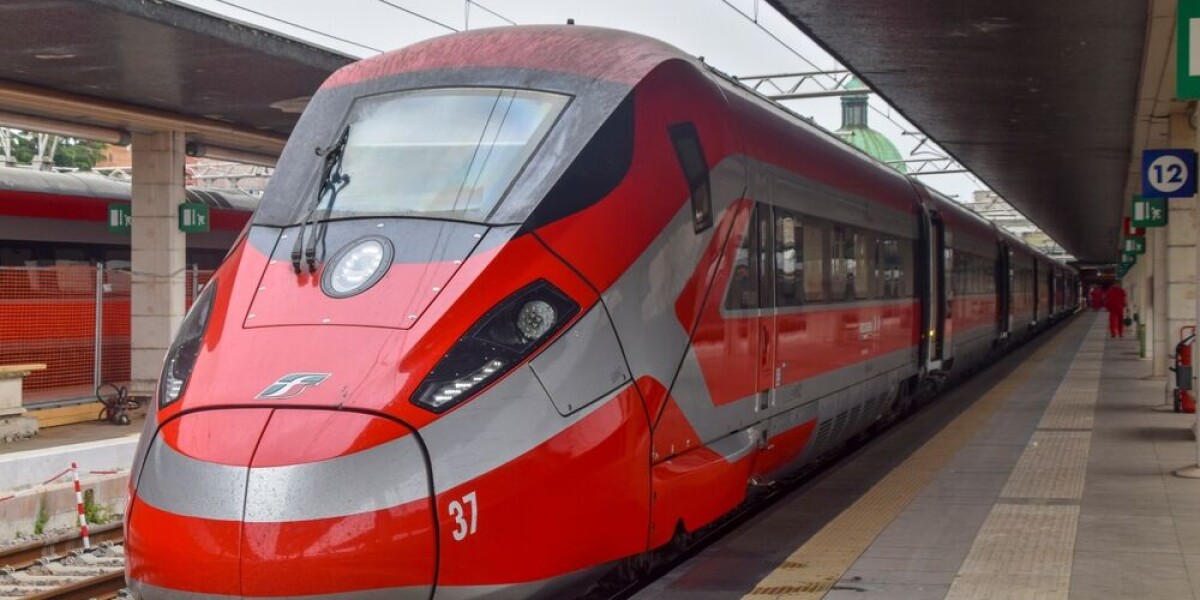 Italy’s state railway announces plans to compete with eurostar on france-uk route