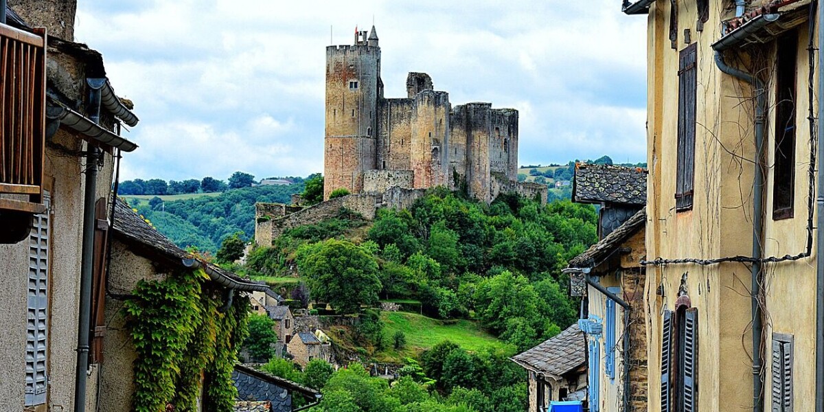 Guess the french region with the help of this clue: strings to its bow