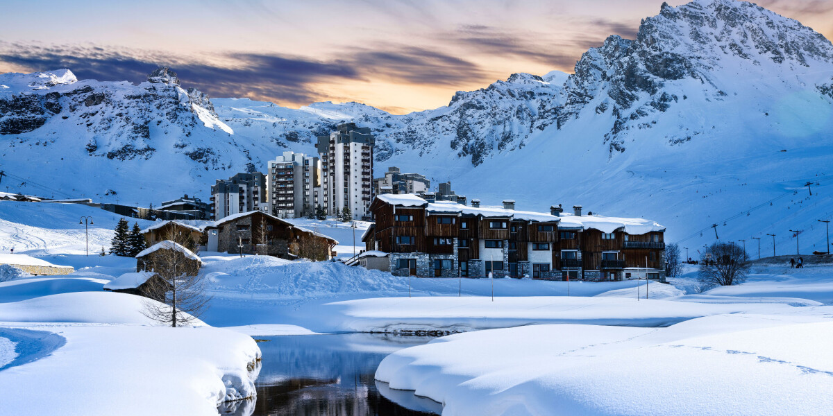 Residents ordered to stay home due to high risk of avalanche in french alps