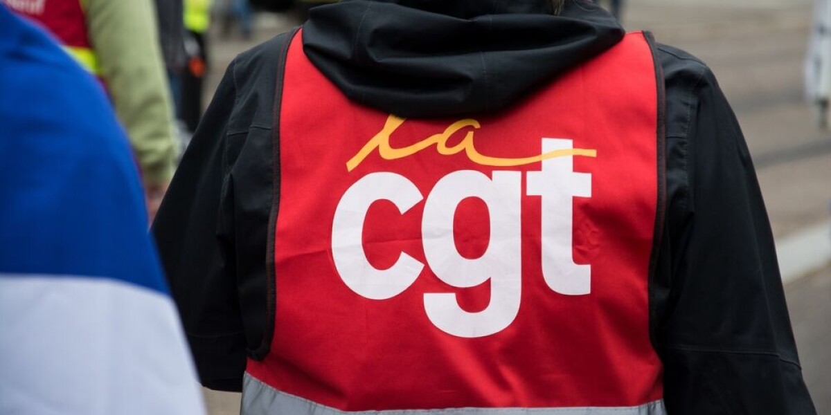 Major French rail union calls for more strikes in June