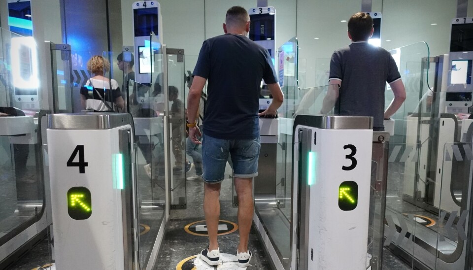 EES delays: British and American residents face longer waits at French ...