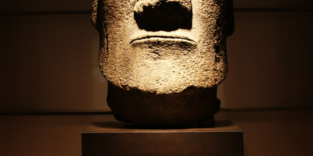 Uncovering France's Easter Island statues