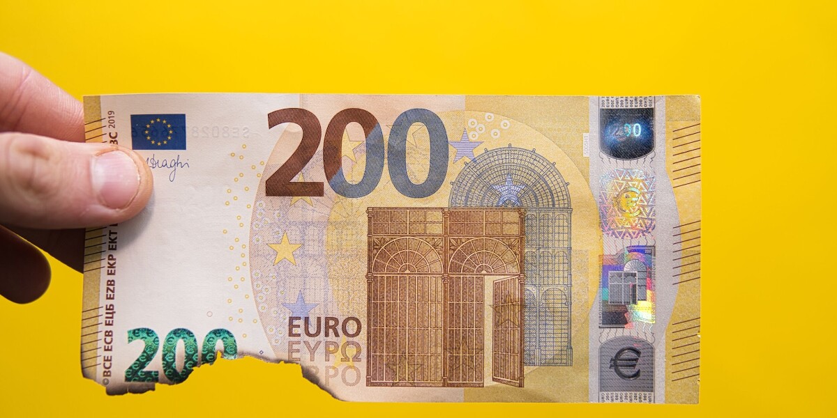 What to do if you have a damaged banknote in France