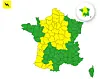 Map of France with departments in green and yellow weather alert colours
